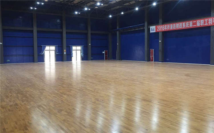 22厚体育木地板怎么维修？