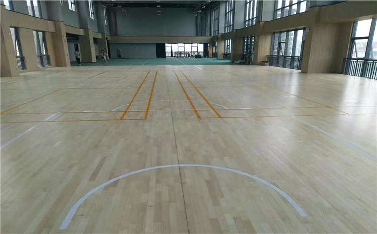 欧氏20厚木地板篮球馆怎么翻新