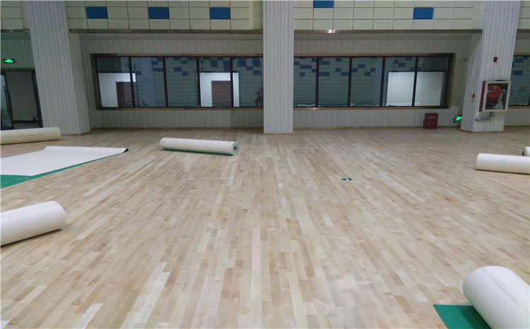 欧氏俄勒冈松体育馆木地板一般多少钱？