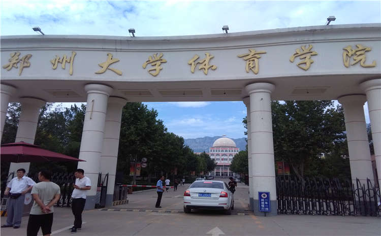 如何对篮球馆木地板进行翻新？