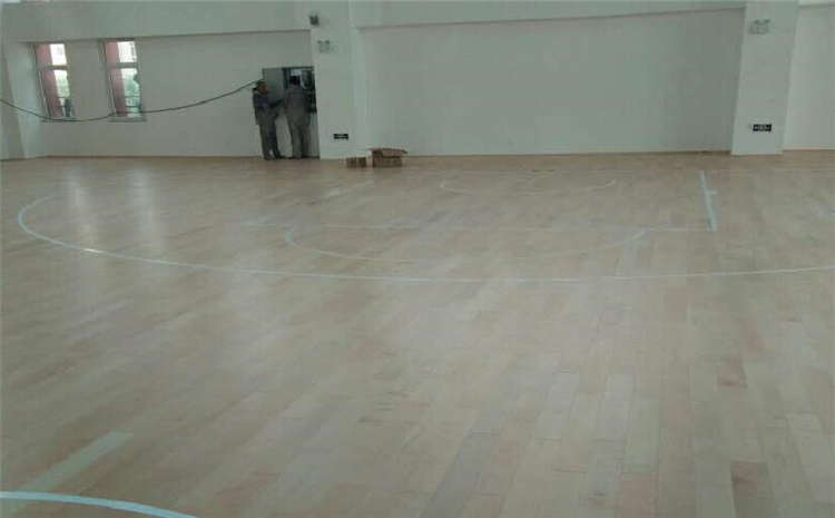 欧氏五角枫篮球场木地板怎么维修？