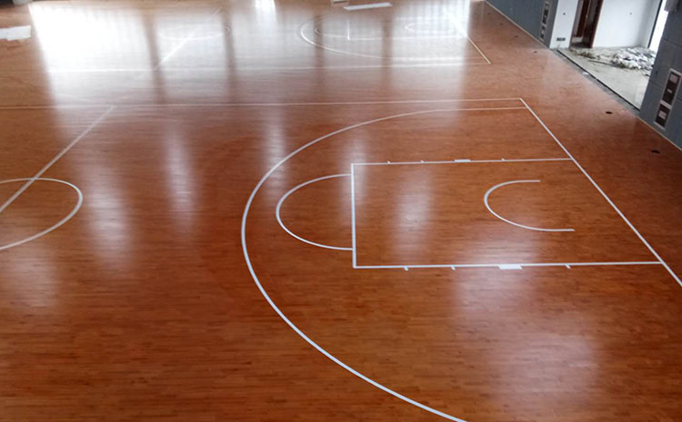 欧氏橡胶木运动篮球地板厂家去哪找？