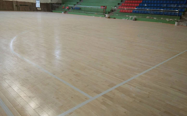欧氏拼接板木地板篮球馆怎么维修？