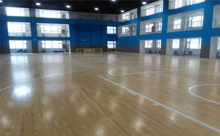 篮球场运动木地板优缺点