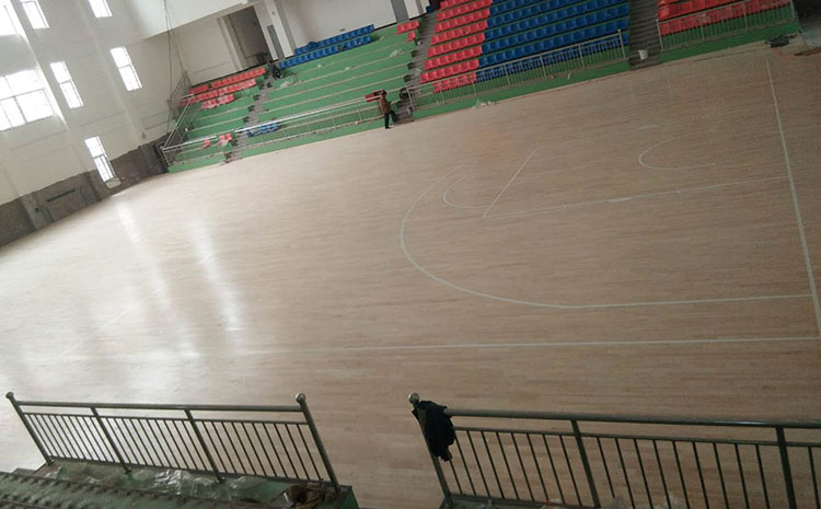 欧氏橡胶木篮球运动地板怎么维修？