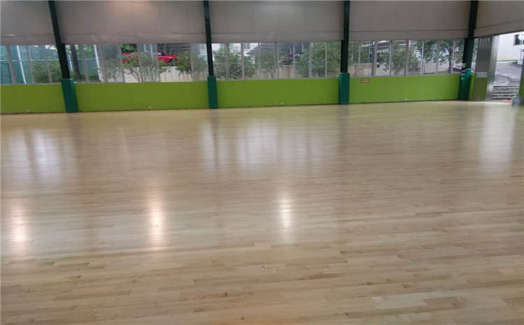 欧氏枫桦木体育馆实木地板每平米价格