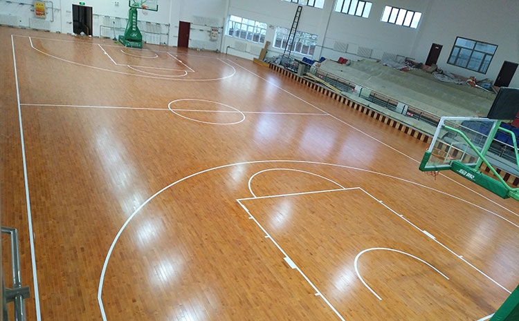 欧氏五角枫木地板篮球馆怎么维修？