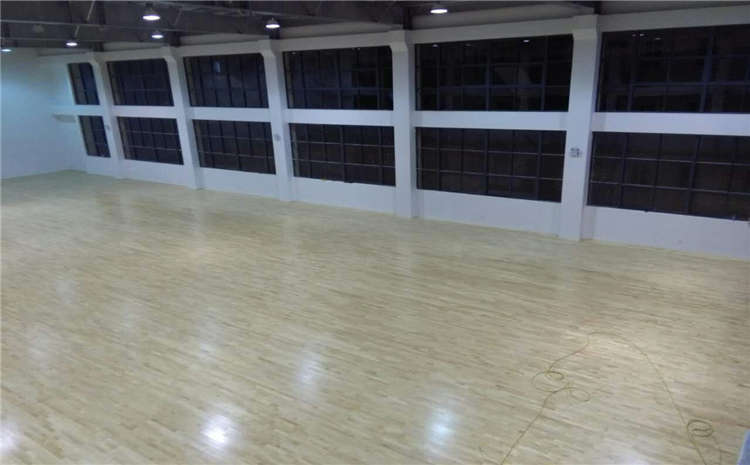 专用篮球木地板厂家直销
