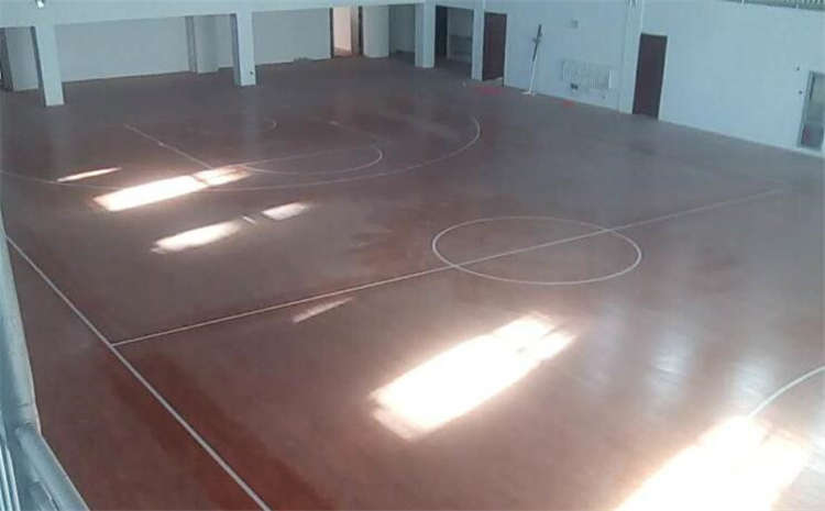 欧氏俄勒冈松体育馆实木地板怎么维修？
