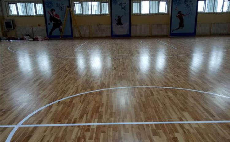 欧氏橡胶木篮球运动地板造价是的多少？