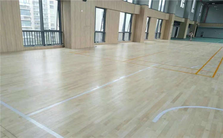 篮球场木地板画线要求和常用方法有哪些？